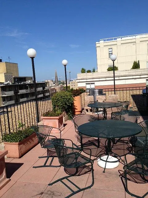 Studio, 450 sqft, $1,790 — Photo 2