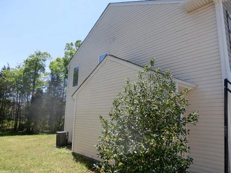 15713 Lakepoint Forest Dr — Photo 7