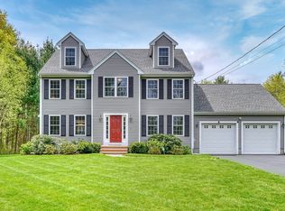 75 N High St, Foxboro, MA 02035