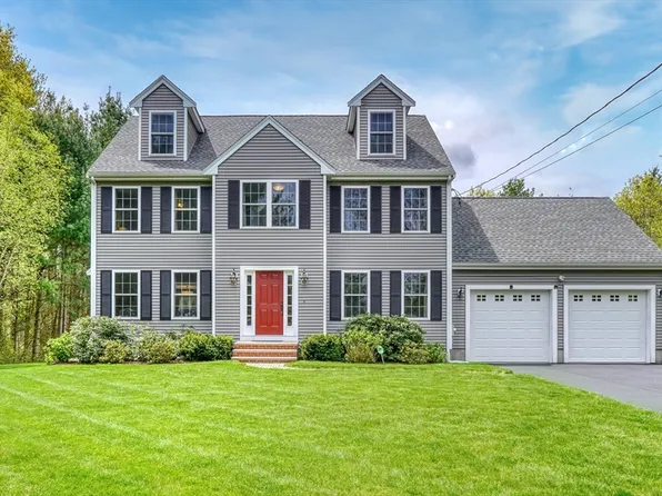 75 N High St, Foxboro, MA 02035