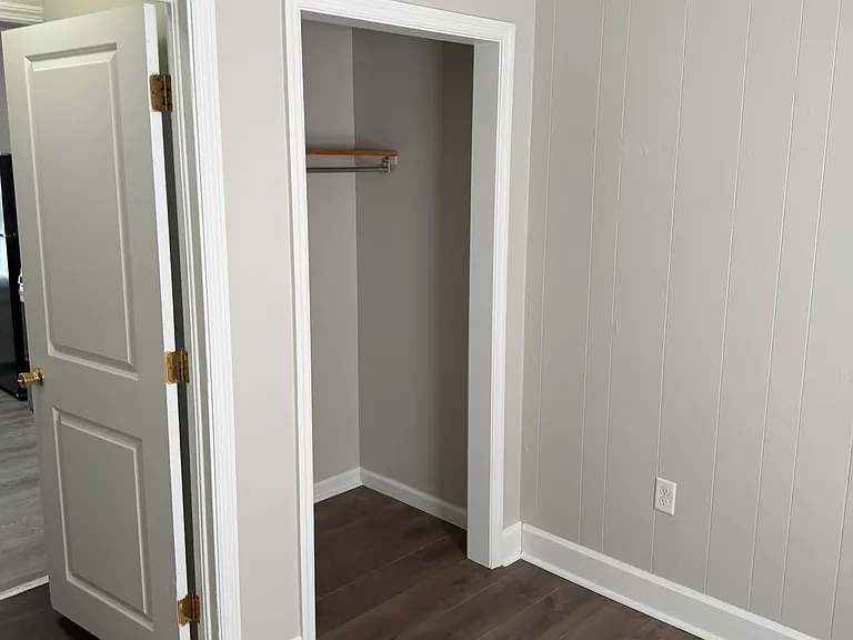 422 Wellington Ave — Photo 12