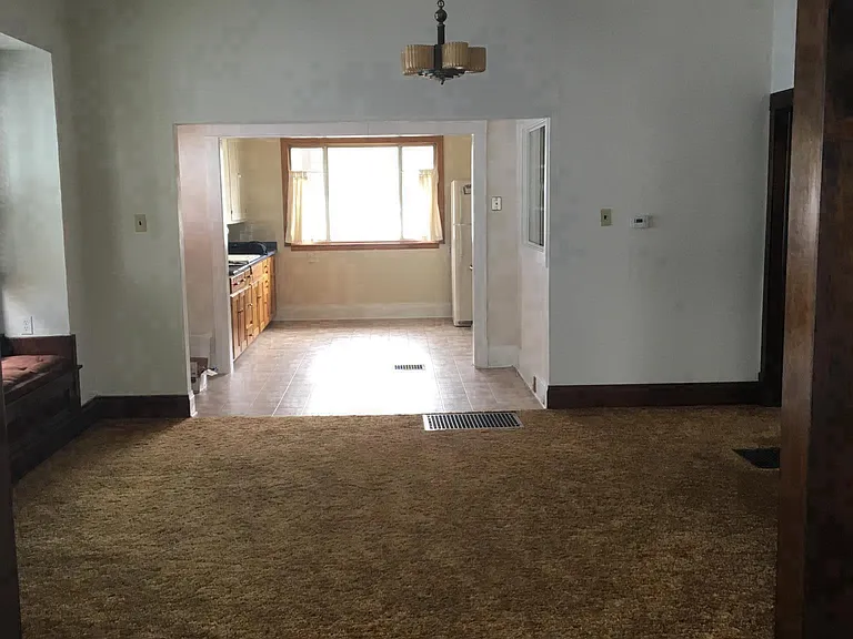 421 Teller Ave — Photo 2