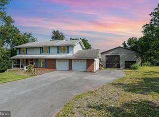 246 Sled Dr, Shermans Dale, PA 17090