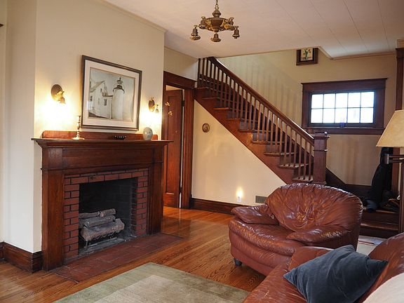 3rd image of 111 E Forest Ave