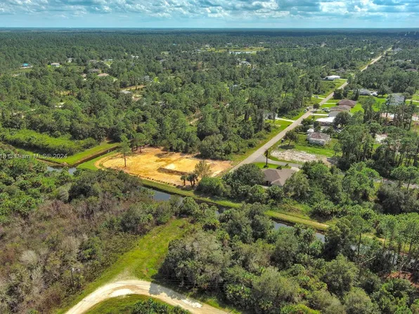 862 Ashland St E, Lehigh Acres, FL 33974