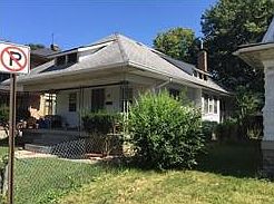 2nd image of 527 N Dearborn St