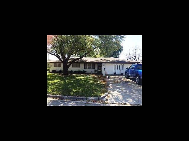 1st image of 110 Darden Dr