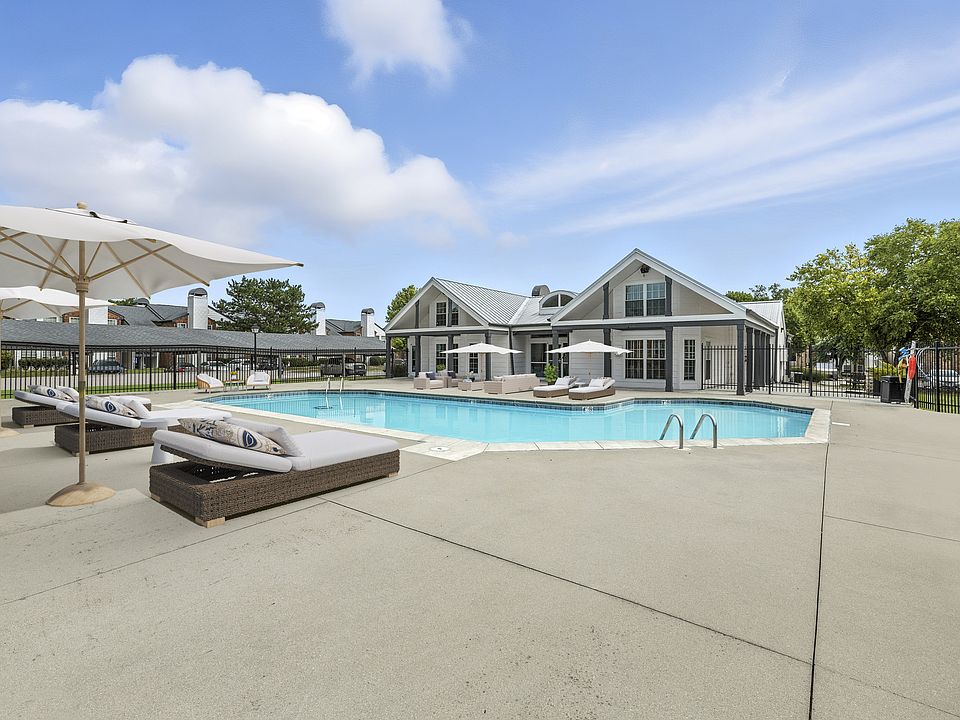 Take a swim, stretch out in the sun, and recharge in a calm, open setting.