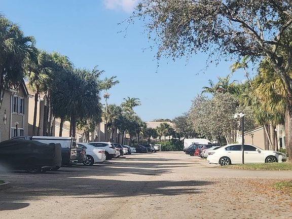 5th image of 9633 Riverside Dr