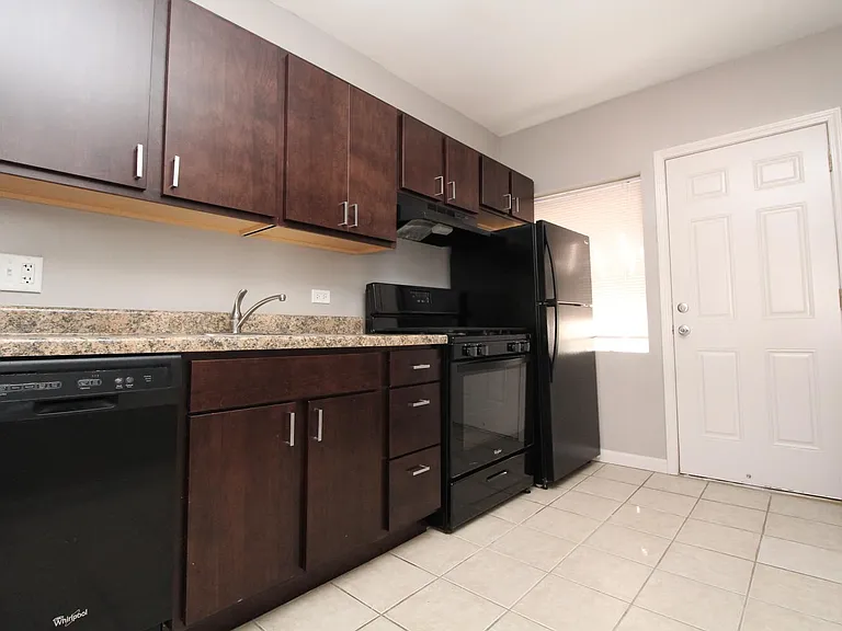 1354.5 W Argyle St #1N — Photo 1