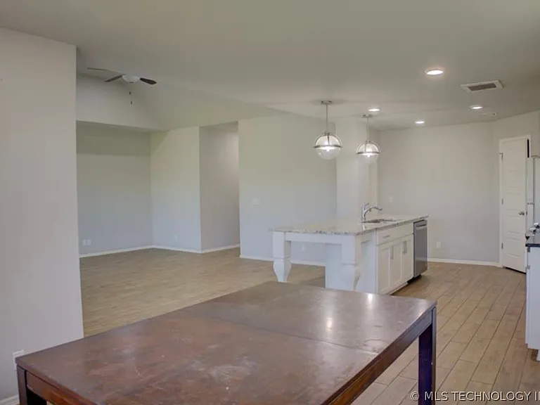 7012 S Elder Ave — Photo 19