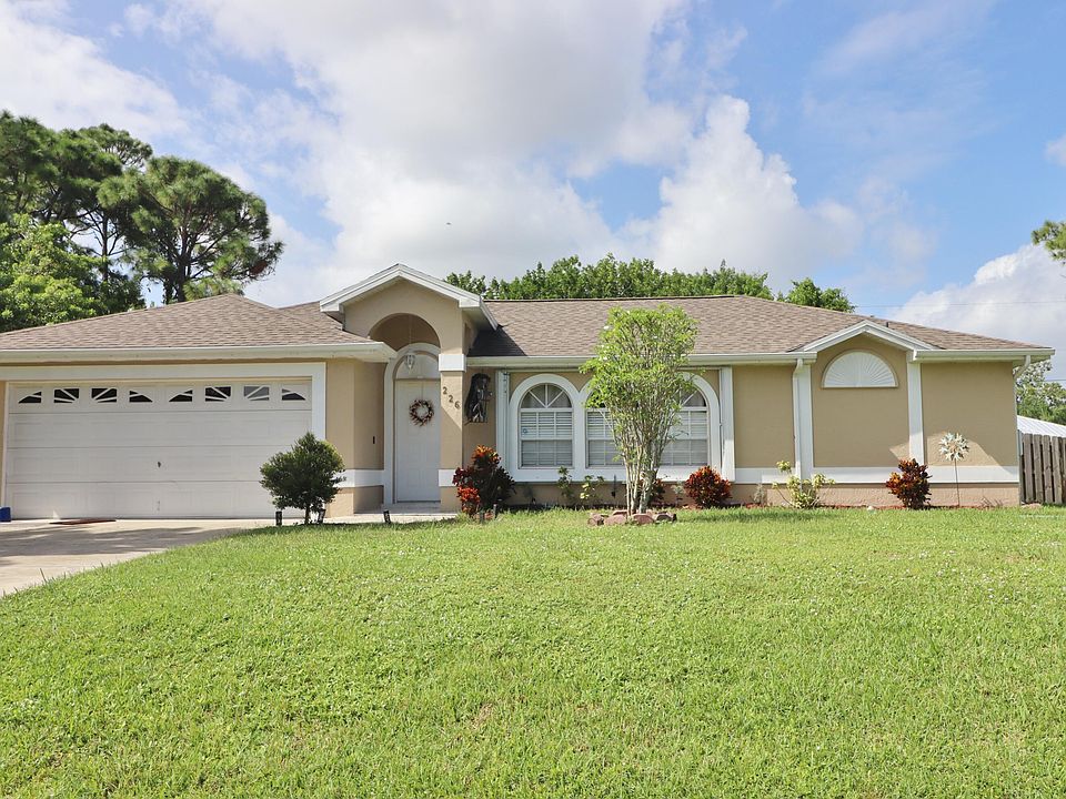 1st image of 226 SE Whitmore Drive