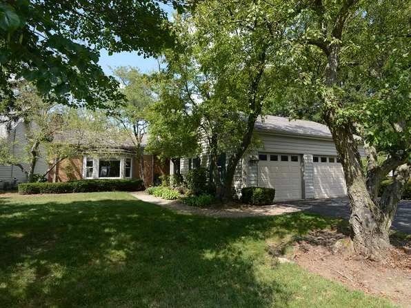 4643 Lake Point Cir, Long Grove, IL 60047