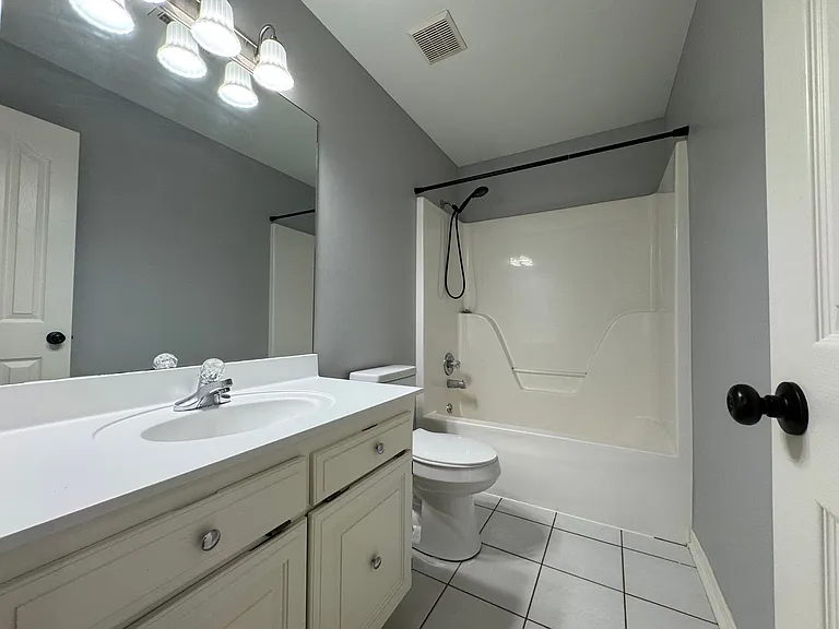 4905 Hawthorne Way — Photo 18