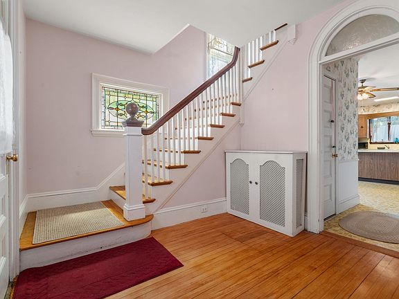 3rd image of 108 Langdon Ave