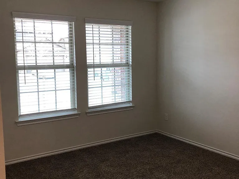 604 Rustic Meadows Trl — Photo 5