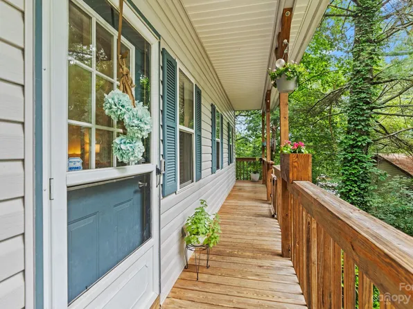 122 Arnold Hts, Waynesville, NC 28786