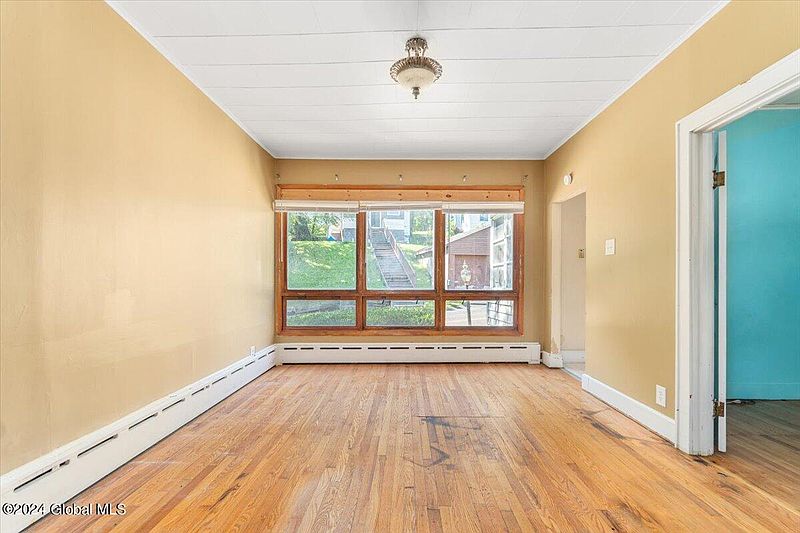 4th image of 21 Boght Road