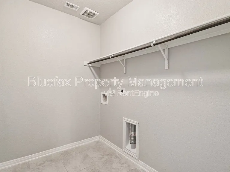 13840 Tribeca — Photo 34