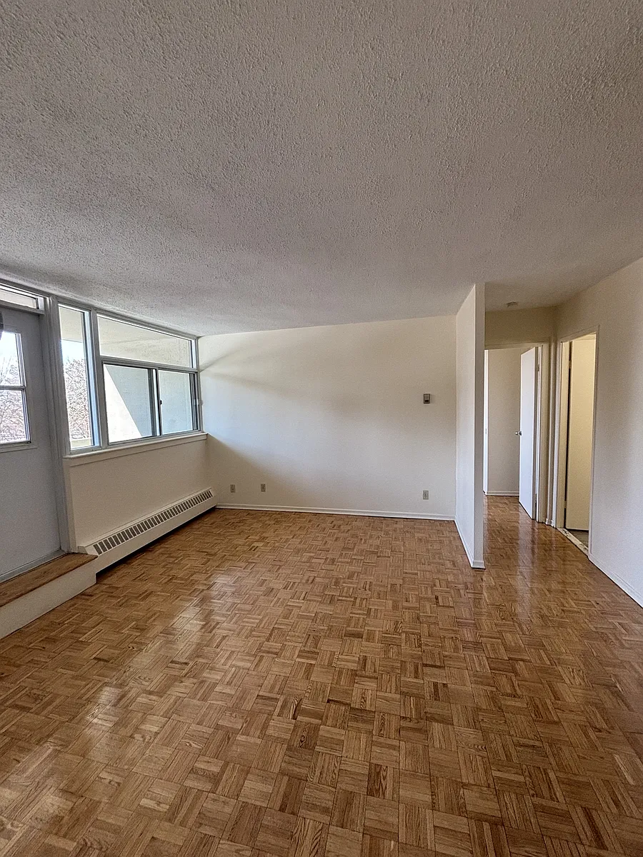 Building Photo - 70 McEwen Ave #308