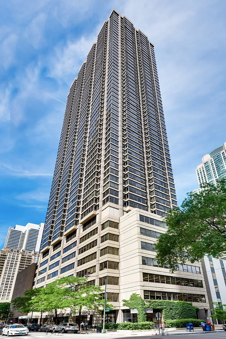 1 bed, 720 sqft, $2,400 — Photo 1