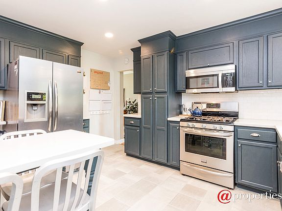 Kitchen / Breakfast Room