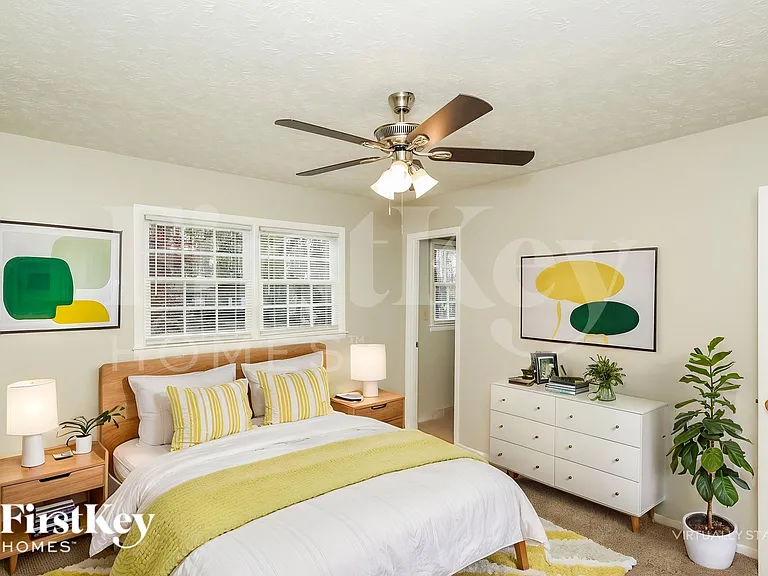 335 Sharon Dr — Photo 7