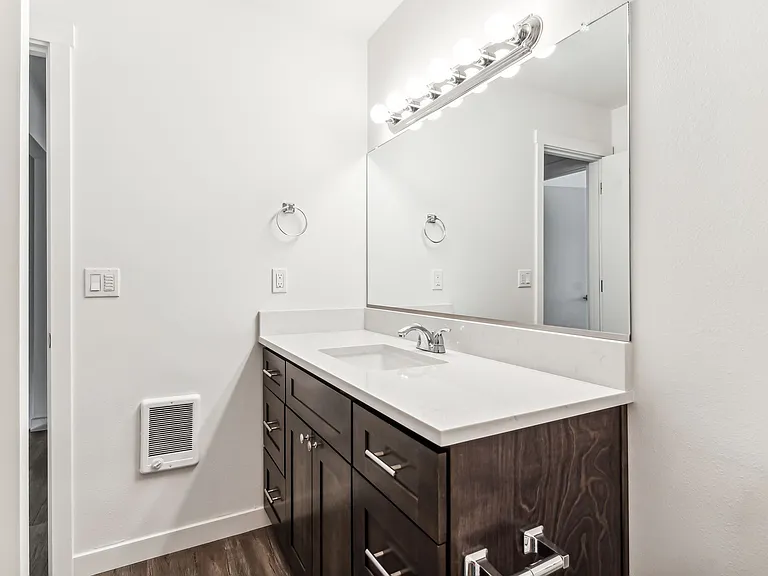 Midland Apartments — Photo 23