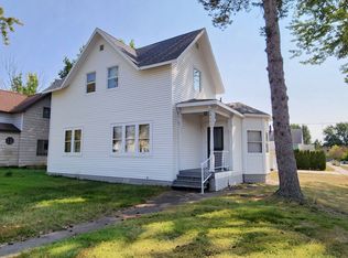 703 Hopkins St, Manistee, MI 49660