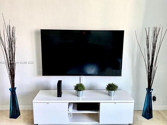 3rd image of 3801 S Ocean Dr APT 9T