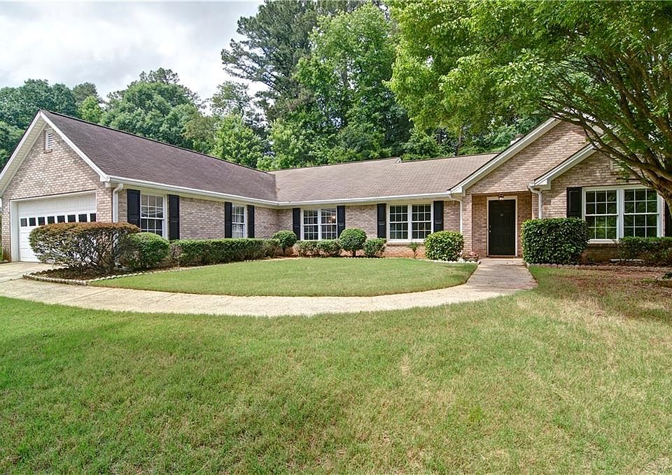 1st image of 2650 Nicholas Ct NE
