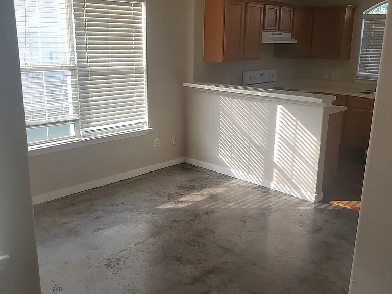 204 Marvin Cv — Photo 6