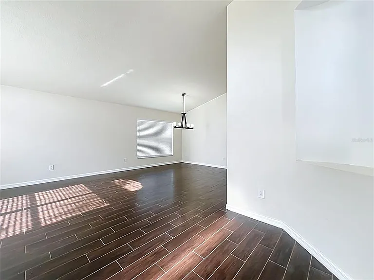 1045 Willow Branch Dr — Photo 6