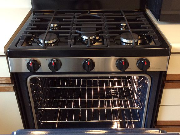 3rd image of 10620 Weymouth St APT 104