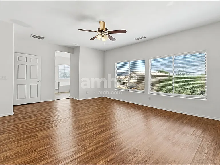 5308 S 53rd Ln — Photo 11