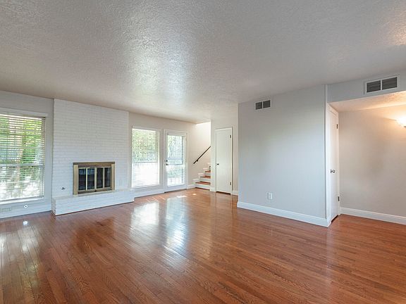 5th image of 10532 Montgomery Blvd NE