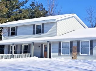 N6390 Long Meadow Dr, Elkhorn, WI 53121