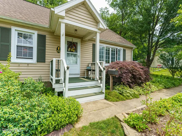 868 8th Avenue, Troy, NY 12182