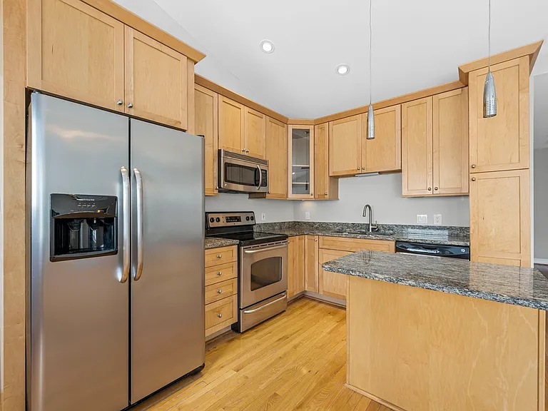 7517 Oxford Dr #3 — Photo 5
