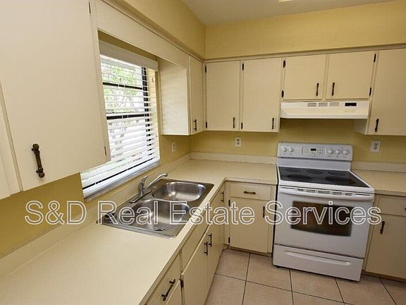 2nd image of 1014 Harden Ct