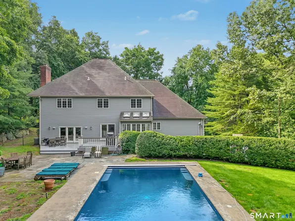 97 Brookhollow Lane, Stamford, CT 06902
