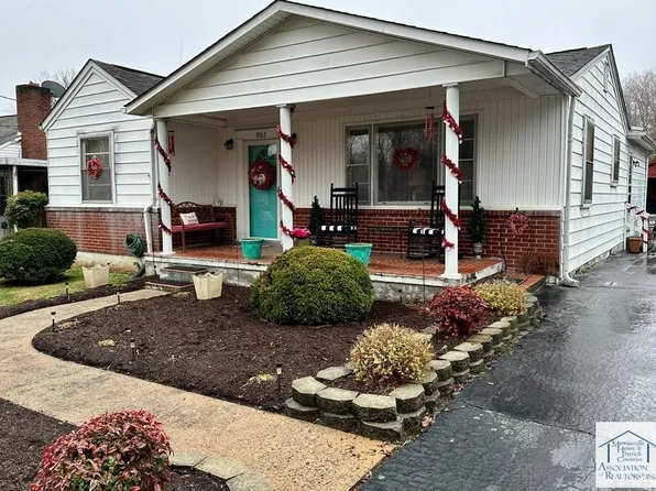 902 Banks Rd, Martinsville, VA 24112