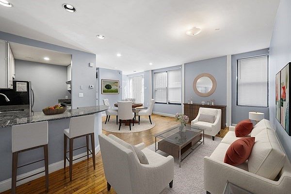 1st image of 330 1/2 E St #1