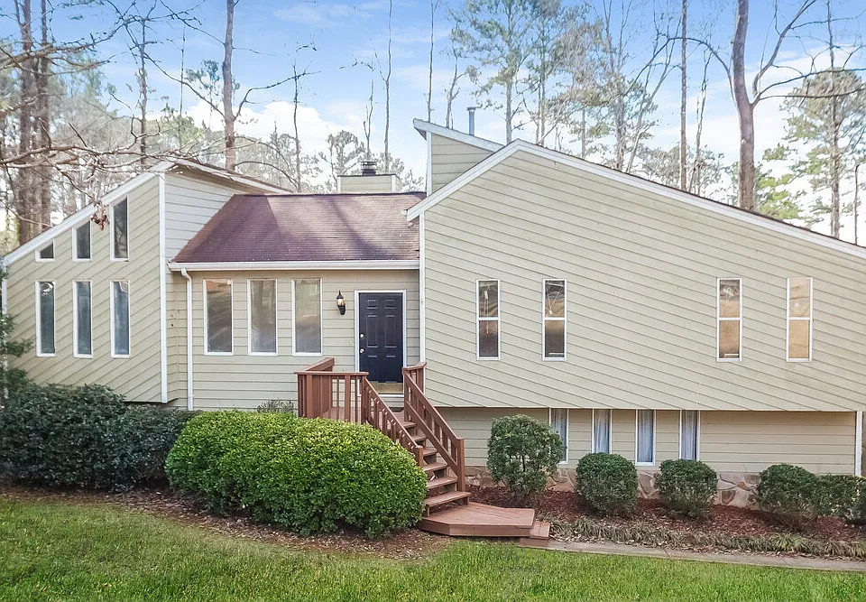 317 Lake Forest Dr