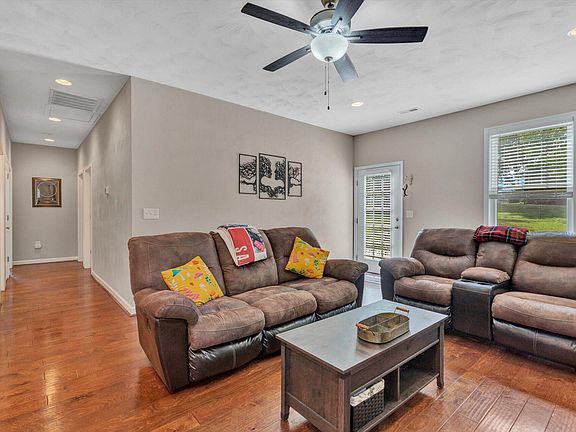 5th image of 1603 Sterling Place Cir