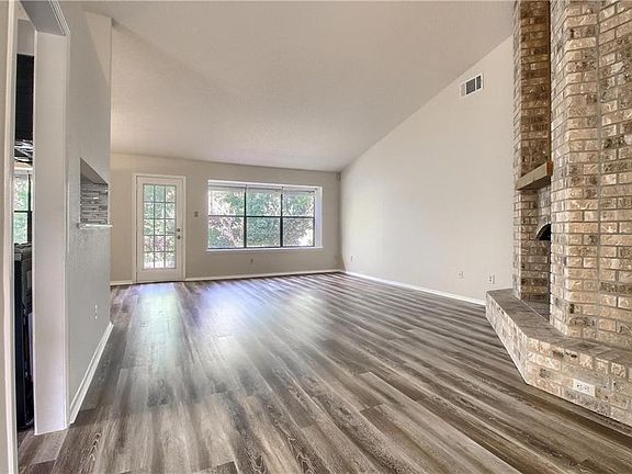 5th image of 11708 Swearingen Dr