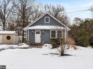 28 Oregon Ave, Mount Laurel, NJ 08054