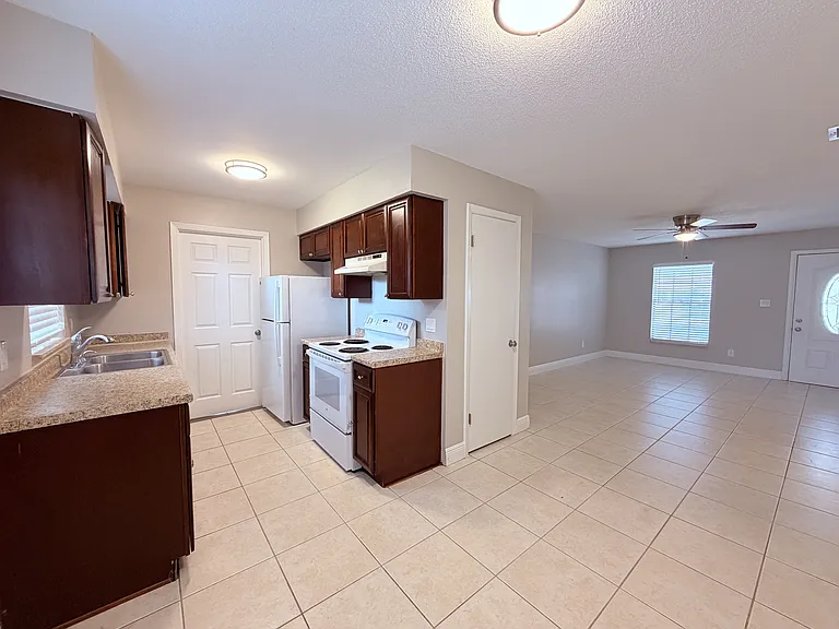 2847 Gale Pl — Photo 4