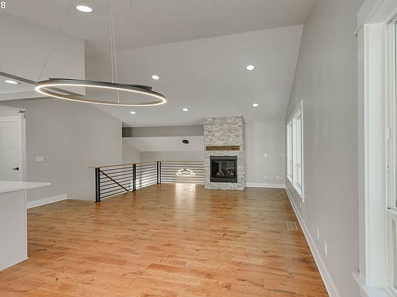 5th image of 18130 Stonewood Dr