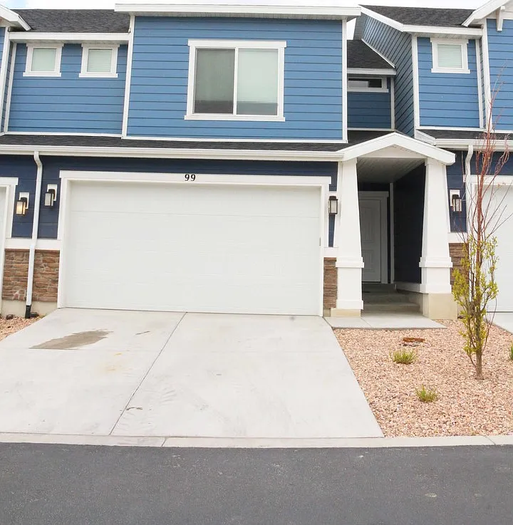 Amazing Townhome in Legacy Ranch! — Photo 1